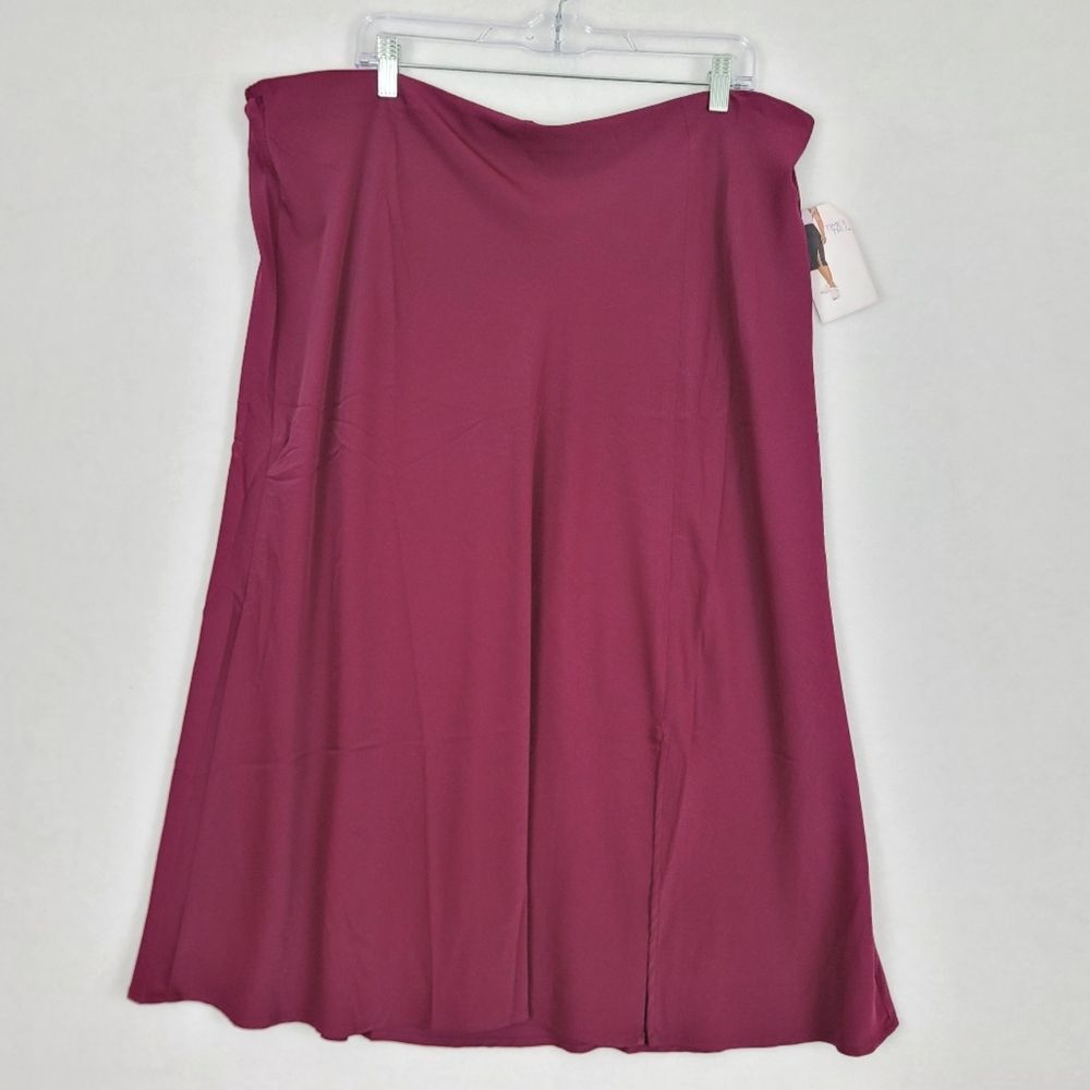 NWT XXXL 22 Time and Tru Burgundy Slit Skirt Knee Length Satin Feel Lightweight